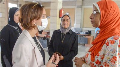 نائب محافط الإسكندرية تتفقد المركز التكنولوجي بحي الجمرك 