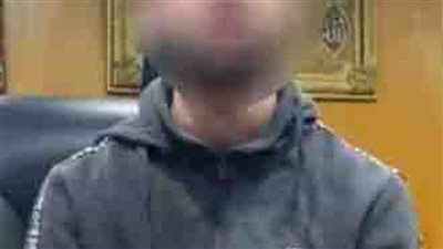 طرده صاحب المقهى من العمل ...فانتظرة أمام منزله وأجهز عليه