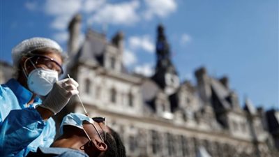 فرنسا تسجل ارتفاعا حادا للإصابات وزيادة للوفيات بكورونا