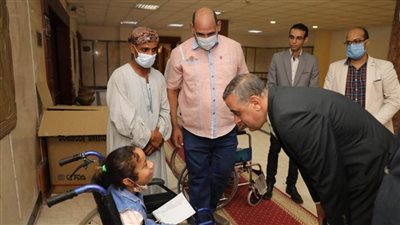 محافظ سوهاج يستجيب لإحدى الحالات الإنسانية من ذوي الإعاقة