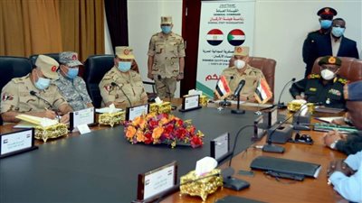 رئيس الأركان يعود إلى أرض الوطن عقب زيارة إلى السودان  