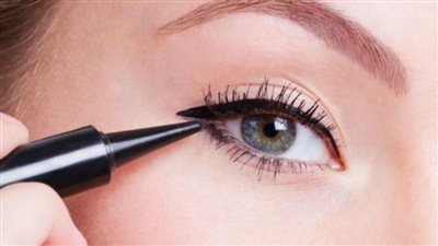 للمبتدئات.. كيفية رسم الآيلاينر بطريقة ناجحة