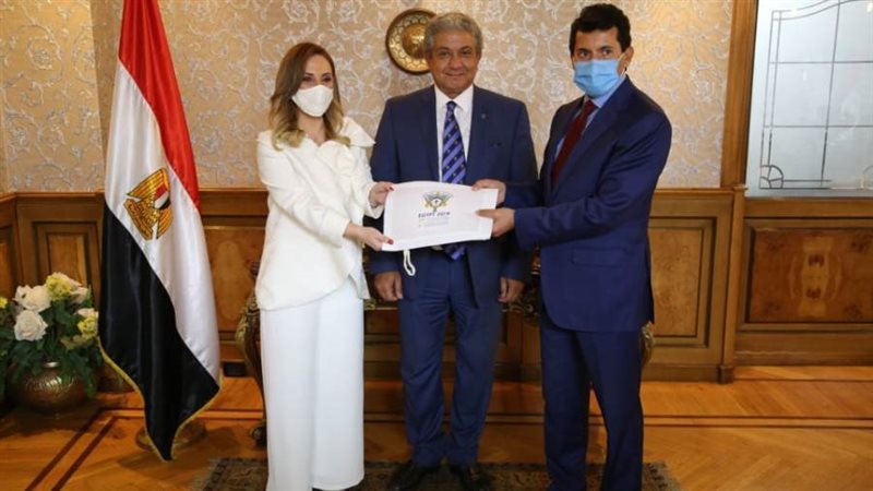 وزير الشباب والرياضة