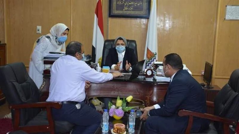 نائب المحافظ تبحث