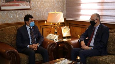 وزير الشباب والرياضة يستقبل سفير مصر لدى بولندا قبل استلام مهام عمله 