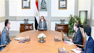 الرئيس يتابع المشروع القومي للتوسع في استخدام الغاز الطبيعي كوقود للسيارات 