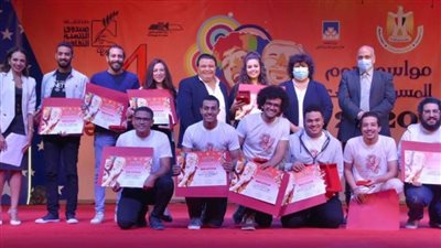 وزيرة الثقافة: 