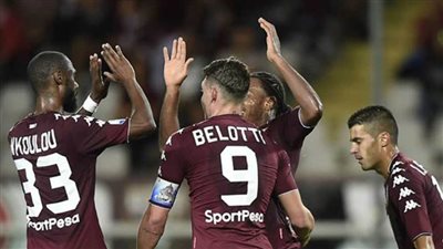 تورينو يفوز على جنوى 2-1 في الدوري الإيطالي لكرة القدم