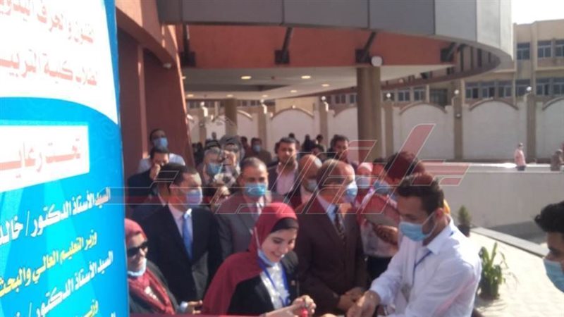 افتتاح المعرض