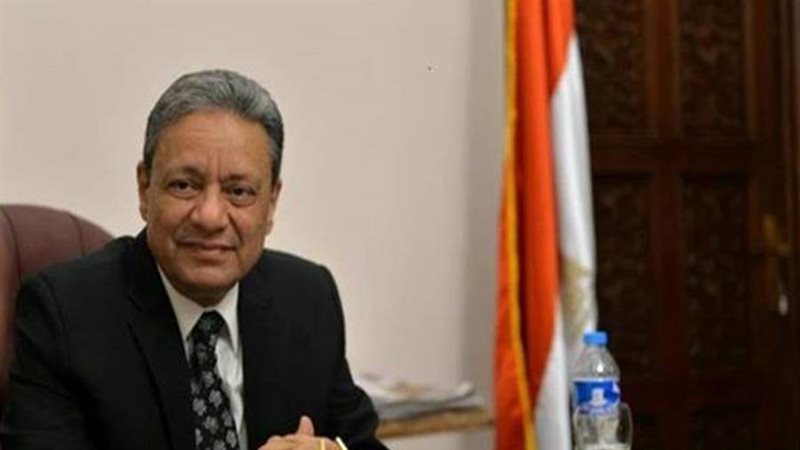 الكاتب الصحفي كرم