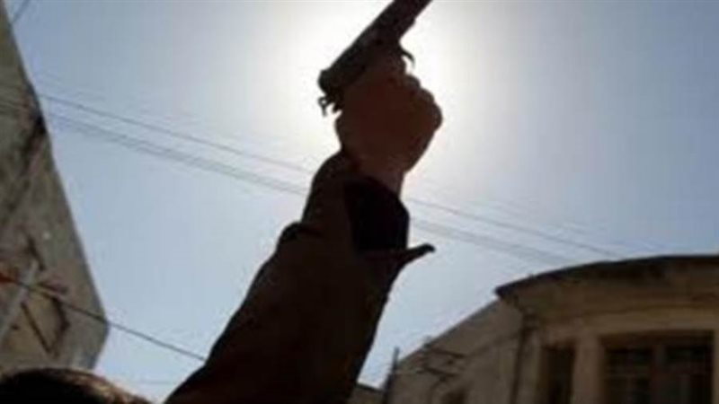 طفلةبطلقة طائشة