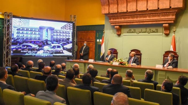 وزير العدل ومحافظ