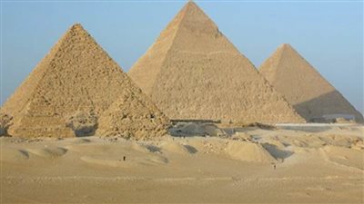 قرينة رئيس الكونغو تزور منطقة آثار الهرم