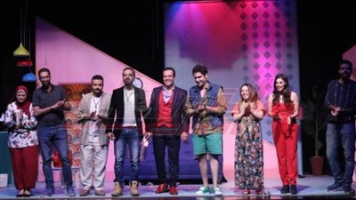 انطلاق أولى عروض مسرحية 