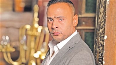 شاهد.. محمود عبدالمغني: طبخت وحلقت لأبنائي بنفسي في فترة كورونا 