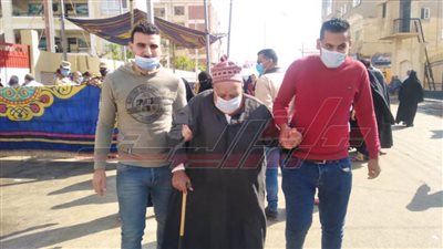ملحمة وطنية يسطرها كبار السن أمام لجان كفر الشيخ
