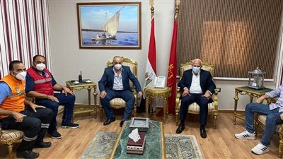 محافظ بورسعيد يستقبل وفد هيئة الإسعاف لتأمين الانتخابات