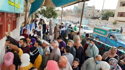 بالصور.. الشباب وكبار السن والنساء يزينون المشهد الانتخابي في ديرب نجم