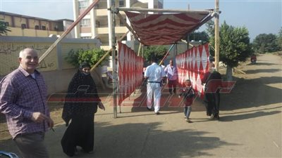 محافظ القليوبية يتابع فتح لجان انتخابات 