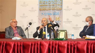 ندوة تكريم الفنان عزت العلايلي