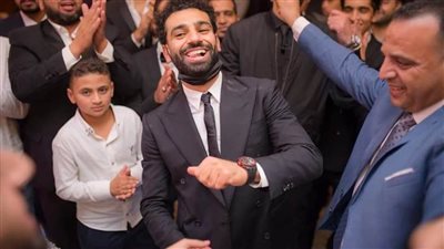 شاهد.. محمد صلاح يرقص شعبي في حفل زفاف شقيقه نصر