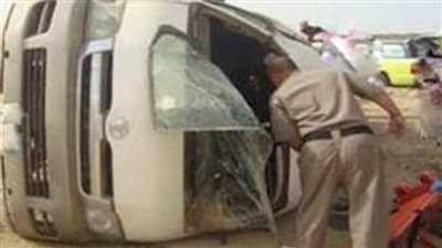 إصابة 4 أشخاص في انقلاب ميكروباص بطريق الصعيد الزراعي بالمنيا  