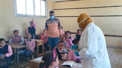 تجريع 442 ألفًا و558 طالبا ضد الطفيليات والديدان المعوية بالبحيرة