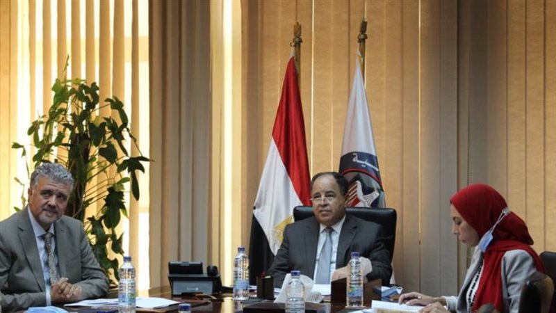 وزير المالية خلال