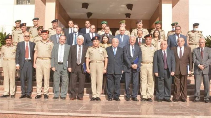 المشاركون في الندوة