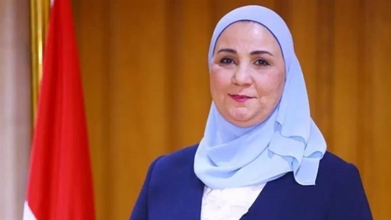 نيفين القباچ