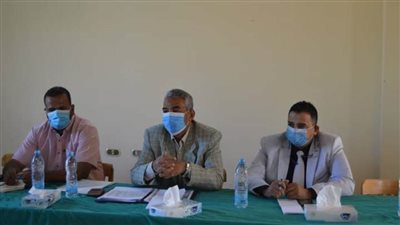 رئيس باريس يترأس التنفيذي ويوجه بحصر الأراضي غير المستغلة