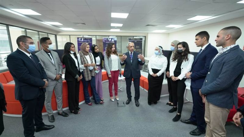 رئيس الاكاديمية