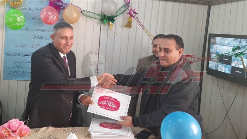 مدير الإدارة ونائبه