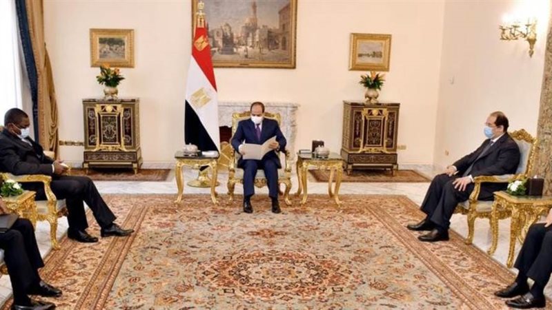 الرئيس السيسي يتسلم