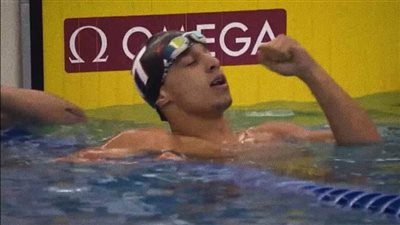 يوسف رمضان نجم منتخب السباحة يحطم الرقم القياسي ويقترب 