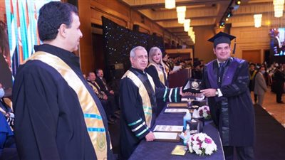 الأكاديمية العربية للعلوم والتكنولوجيا والنقل البحري تحتفل بتخريج 160 خريجا 