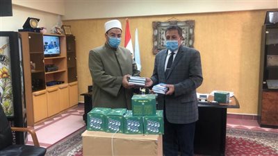 أوقاف الإسكندرية توزع سلسلة رؤية على المدارس