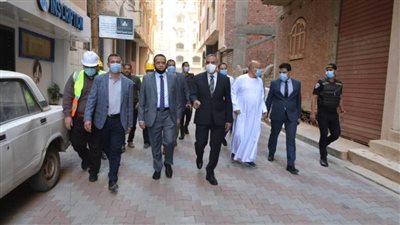 محافظ سوهاج يتفقد تطوير ورصف الطرق الفرعية بـ 