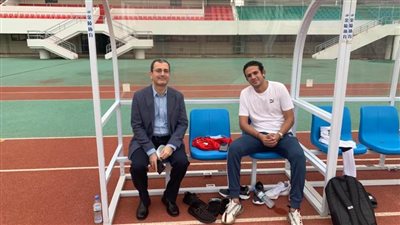 السفير المصري في توجو يساند الفراعنة في مران اليوم