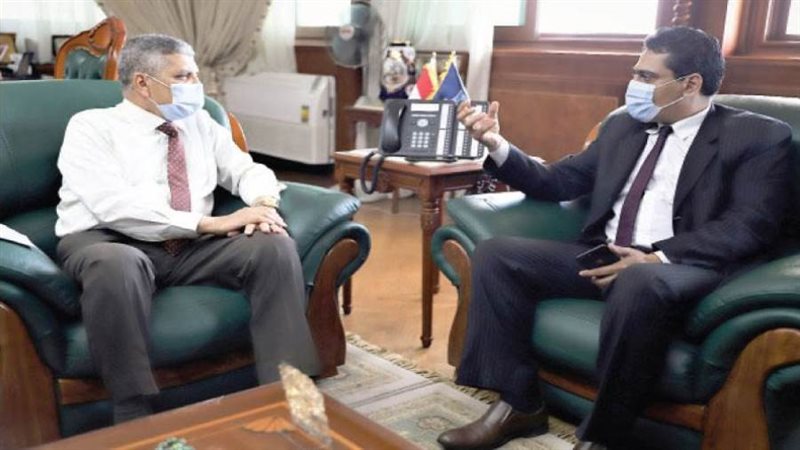 رئيس التحرير يحاور