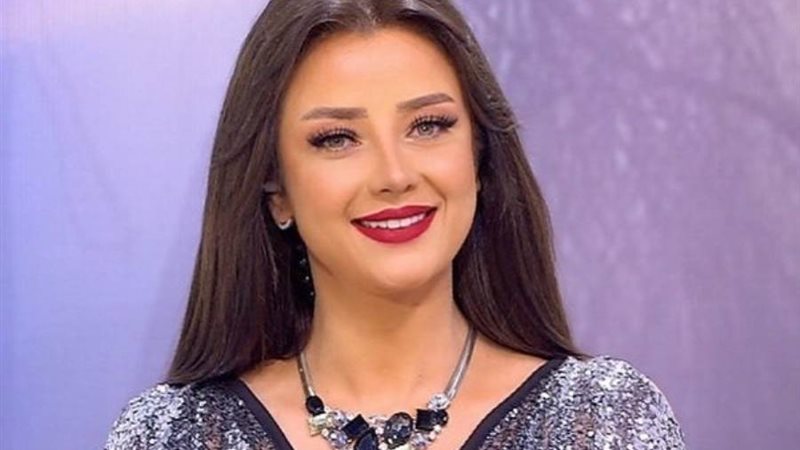 المذيعة رضوى الشربينى