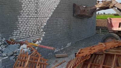 إزالة 4 حالات تعدٍ على الأراضى الزراعية بدمنهور