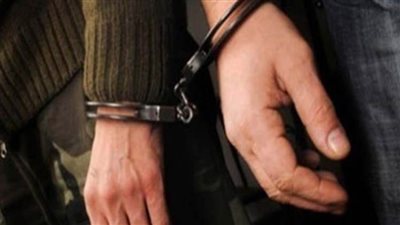 ضبط متهم يعلن عن نفسه لممارسة الفجور عبر الإنترنت