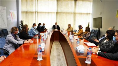 وزير السياحة والآثار بالمتحف الكبير لبحث سبل التعاون مع المعاهد الأجنبية