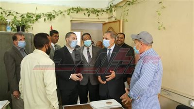 محافظ كفر الشيخ يوجه بميكنة الإدارات والخدمات