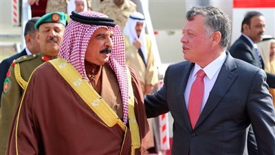 ملك الأردن والعاهل البحريني وولي عهد أبوظبي يعقدون قمة ثلاثية 