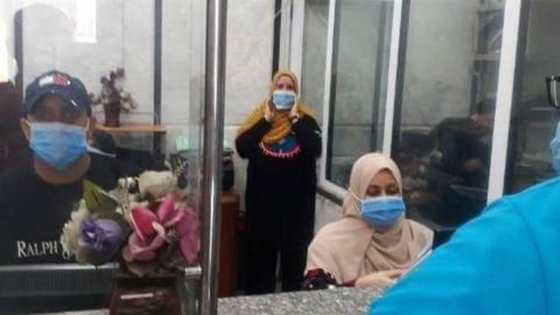 إقبال المواطنين علي