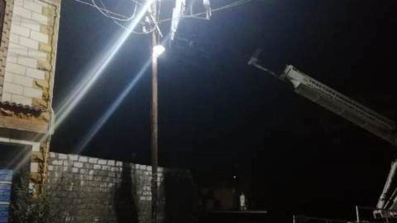 صيانة أعمدة الكهرباء