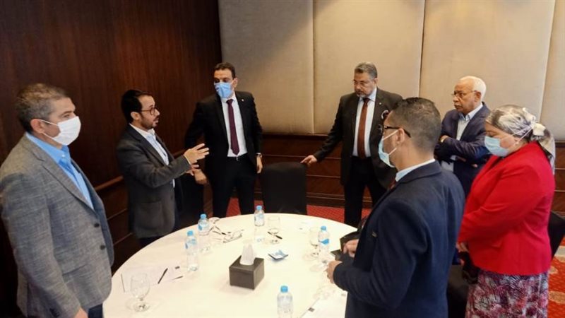 عبدالمنعم الجمل خلال