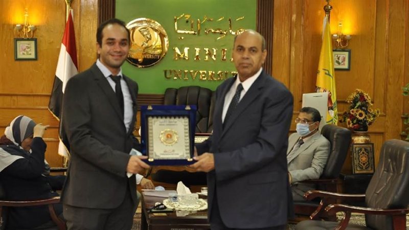 تكريم الحاصل على